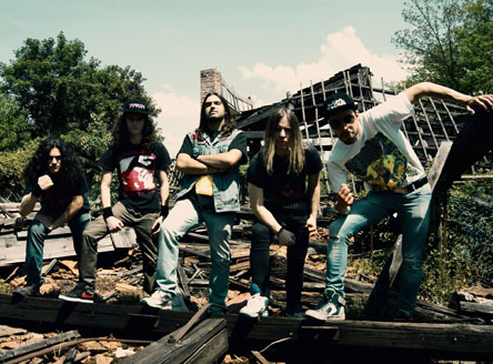 http://thrash.su/images/duk/AGITATOR - band.jpg